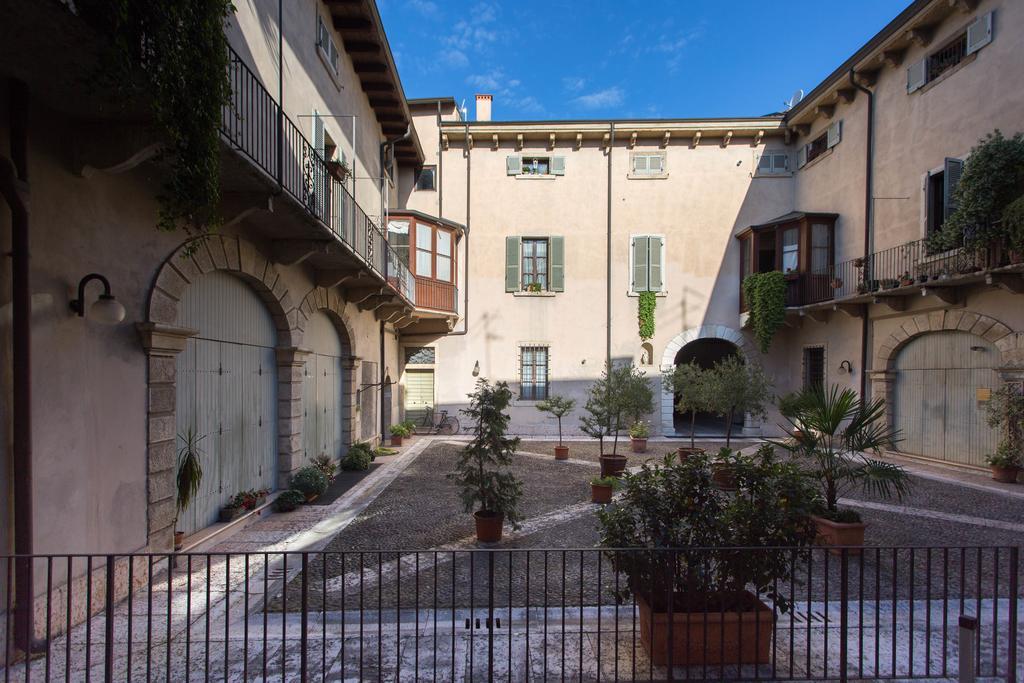 Apartamento Antiche Colonne Verona Exterior foto